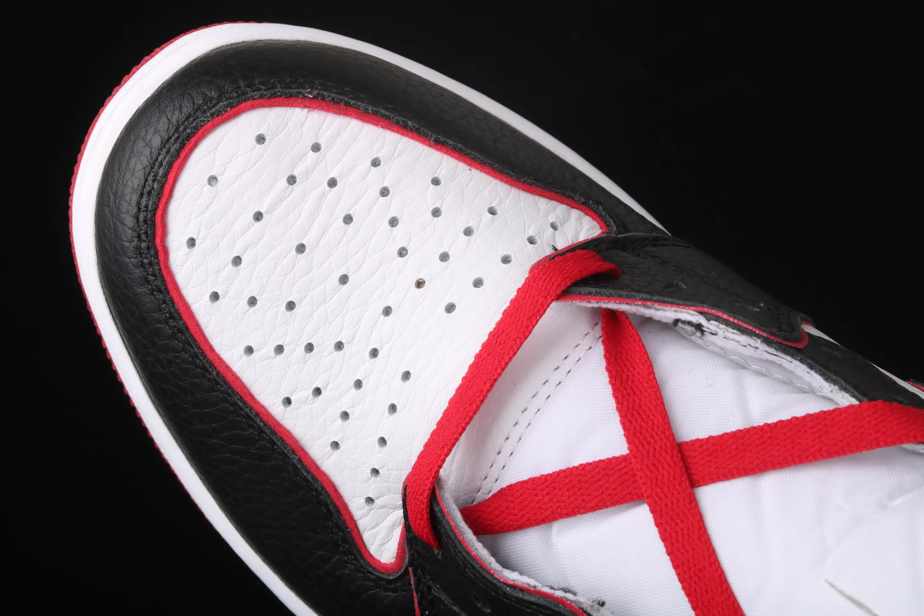 All categories Air Jordan Jordan series basketball shoes Air Jordan 1 High Air Jordan 1 RETRO HIGH OG AJ1 Joe 1 new black and red high frequency flying wing LOGO 555088-062